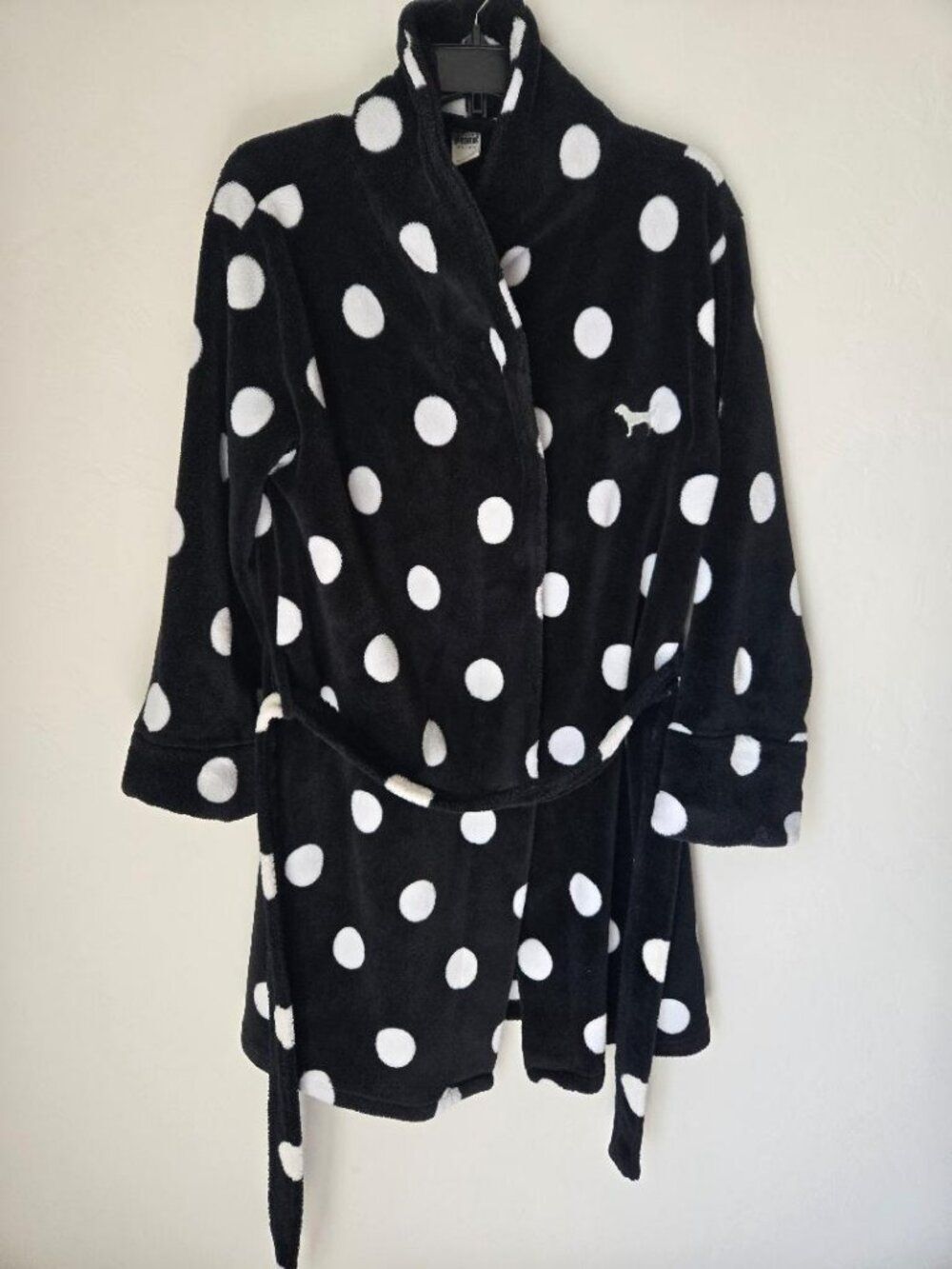 Pink Victoria's Secret Polka Dot Plush Fleece Bath Robe. Size M/L. Pre-owned